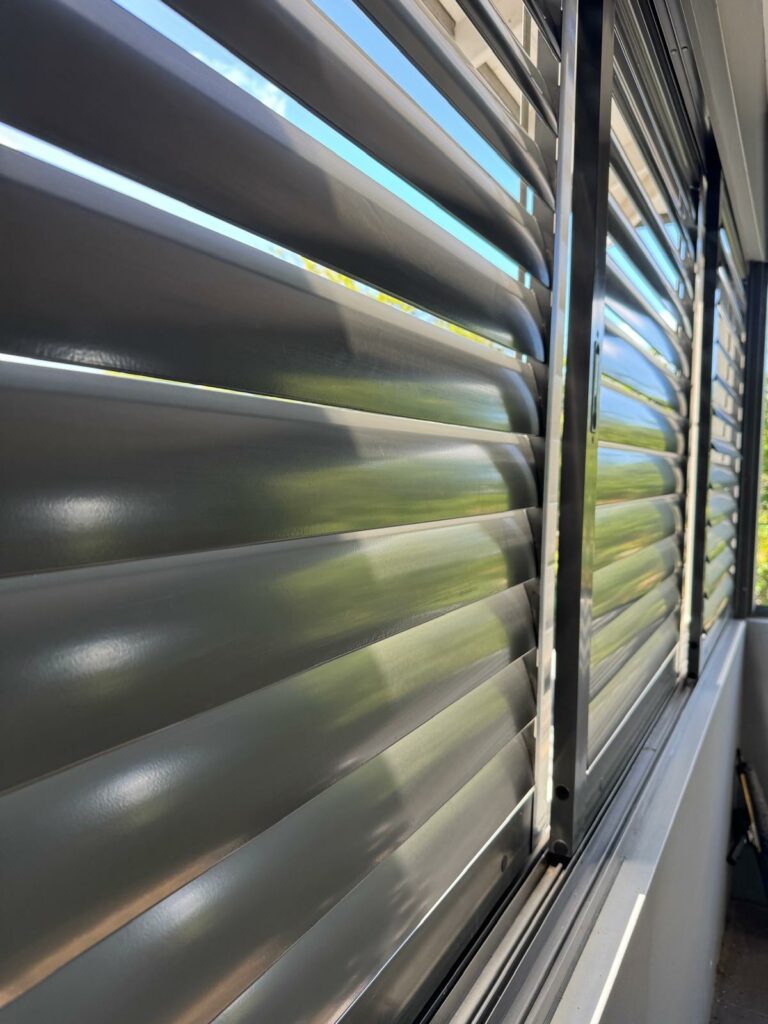 sorrento-external-blinds-clean-before