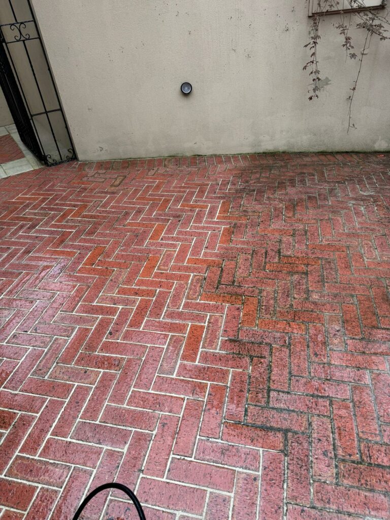 brighton-driveway-pressureclean-before-vs-after